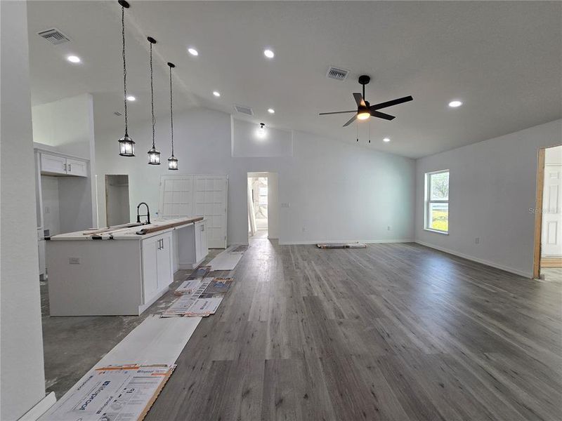 Spacious, unfurnished interior of a new home in , Ocala (Image 29).