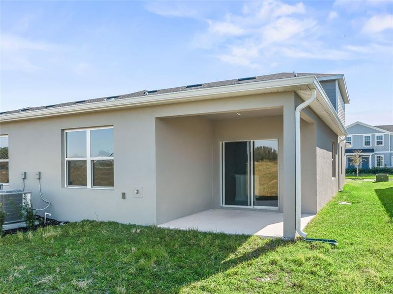 Exterior details and patio area of a home in , Lady Lake (Image 4).