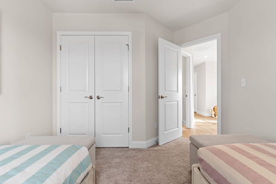 Representative furnished interior of a home built from the Joliet by Pulte Homes in Lakeside Townes at Riverlights, Wilmington (Image 16).