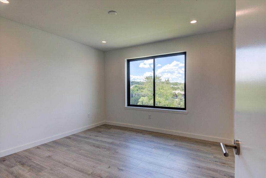 Spacious, unfurnished interior of a new home in , Austin (Image 25).