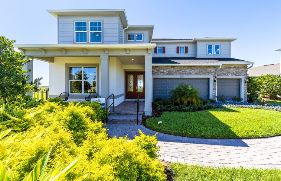 Representative exterior details of a home built from the Roseland by Pulte Homes in Parkside Trails, Clermont (Image 3).