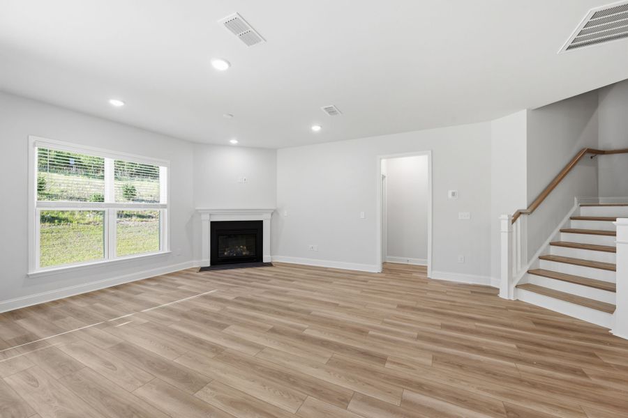 Spacious, unfurnished interior of a new home in Grand Arbor, Blythewood (Image 16).