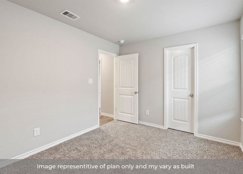 Representative unfurnished interior of a home built from the Bellvue by D.R. Horton in London Towne, Corpus Christi (Image 22).