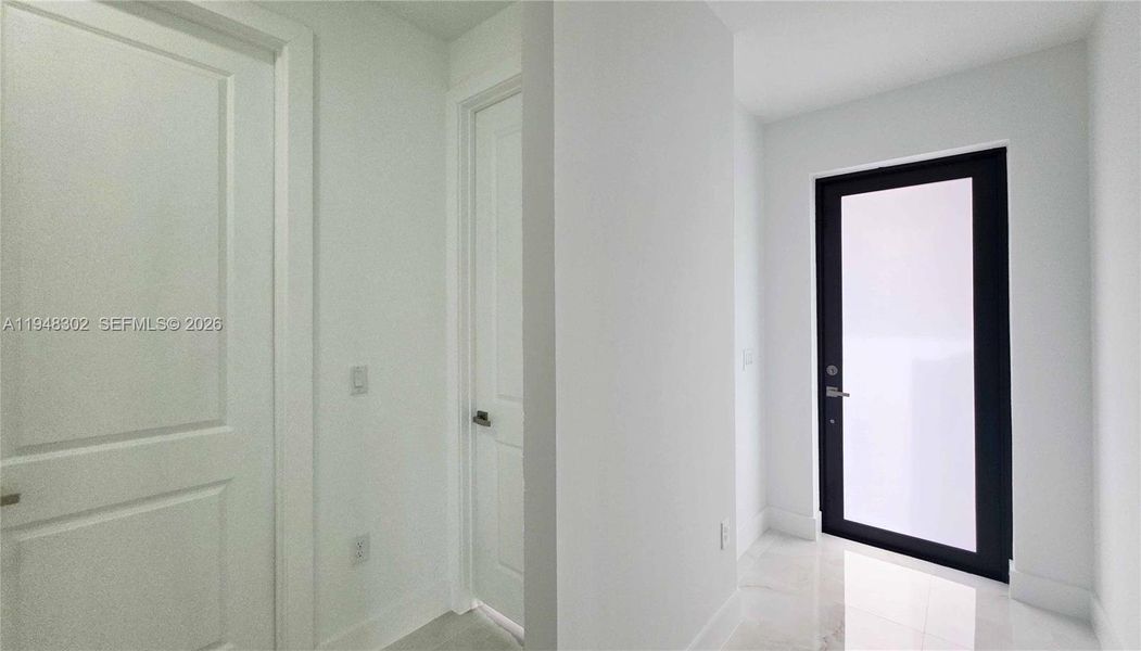 Spacious, unfurnished interior of a new home in , Lehigh Acres (Image 29).