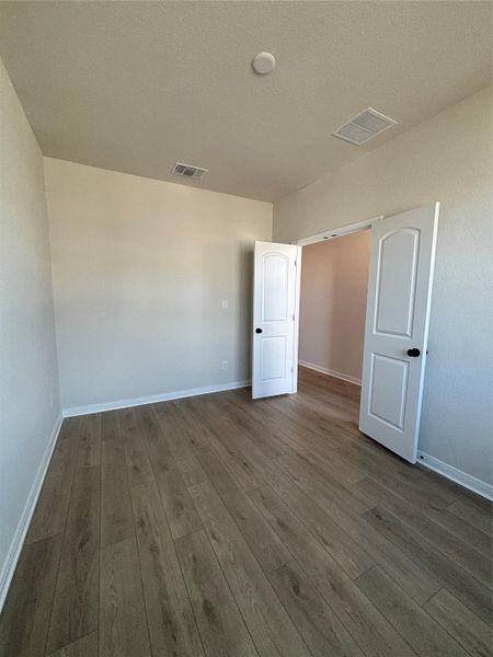 Spacious, unfurnished interior of a new home in Berry Creek Highlands, Georgetown (Image 27).