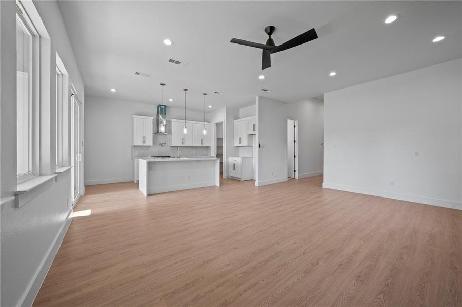 Spacious, unfurnished interior of a new home in , Dallas (Image 23). Spacious, unfurnished interior of a new home in , Dallas (Image 23).