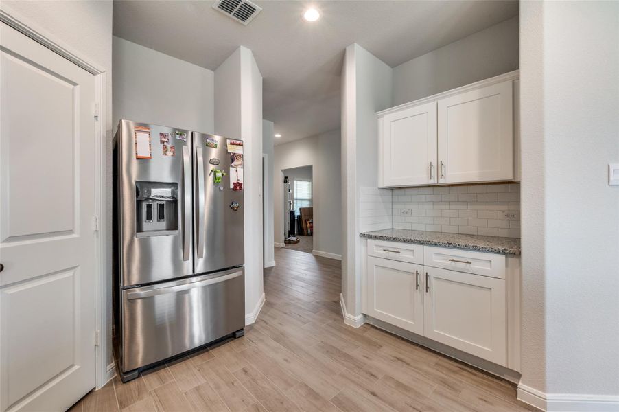 Furnished interior view inside a new home in Terra Trace, Fort Worth (Image 6). Furnished interior view inside a new home in Terra Trace, Fort Worth (Image 6).