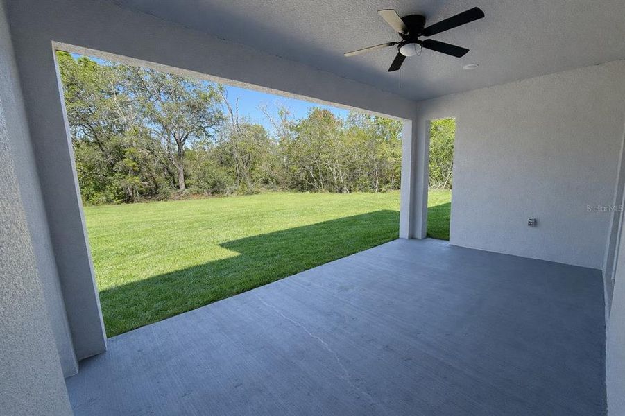 Exterior details and patio area of a home in , Citrus Springs (Image 22).