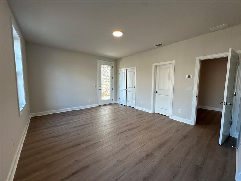 Spacious, unfurnished interior of a new home in Waterside Single Family, Peachtree Corners (Image 25).