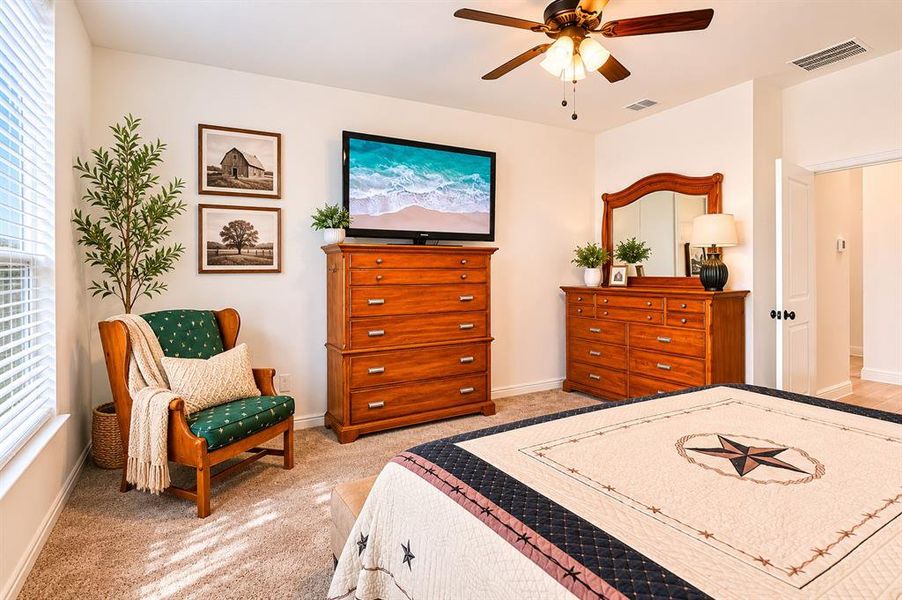 Furnished interior view inside a new home in , Waxahachie (Image 34).
