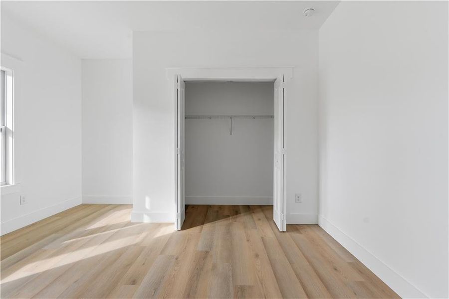 Spacious, unfurnished interior of a new home in , Cartersville (Image 15).