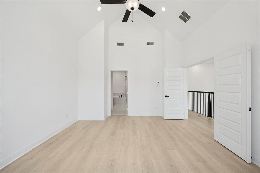 Spacious, unfurnished interior of a new home in Greenville Heights, Dallas (Image 27). Spacious, unfurnished interior of a new home in Greenville Heights, Dallas (Image 27).