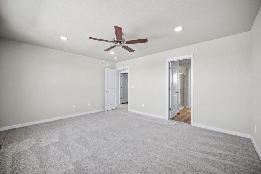 Spacious, unfurnished interior of a new home in The Glen-12, Colorado Springs (Image 26). Spacious, unfurnished interior of a new home in The Glen-12, Colorado Springs (Image 26).