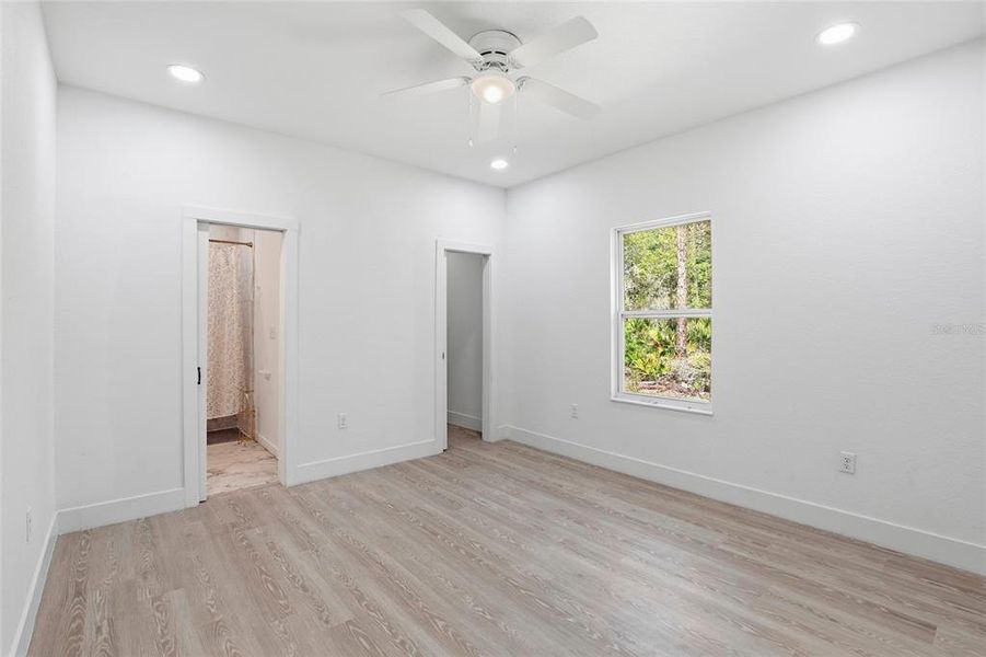 Spacious, unfurnished interior of a new home in , Interlachen (Image 23).