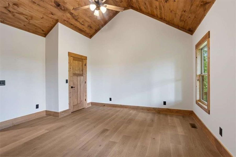 Spacious, unfurnished interior of a new home in , Ellijay (Image 27).