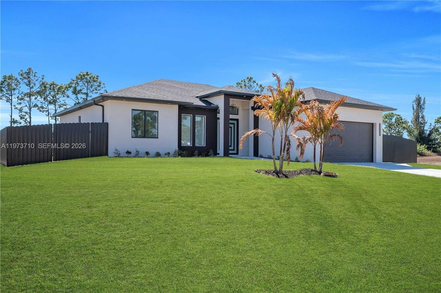 Exterior details and patio area of a home in , Cape Coral (Image 3).