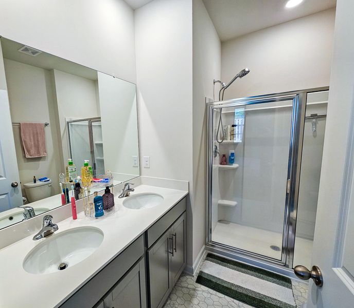 Furnished interior view inside a new home in , Columbia (Image 16).