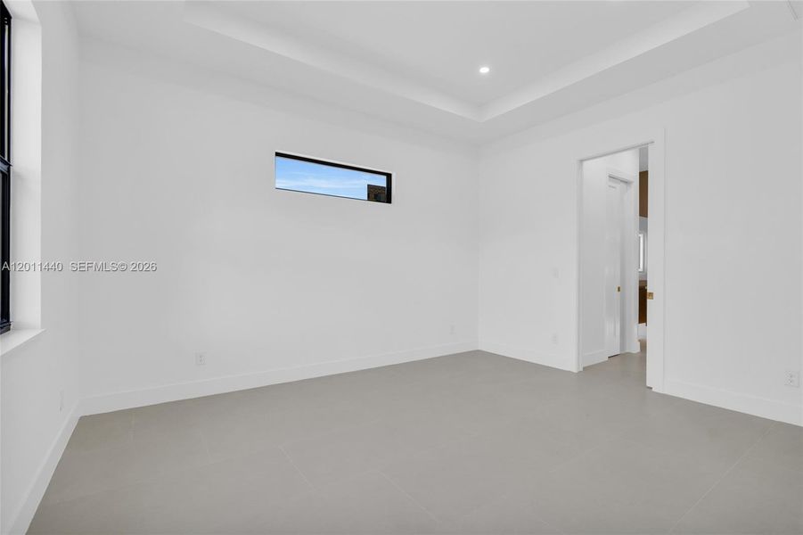Spacious, unfurnished interior of a new home in , Lehigh Acres (Image 19).