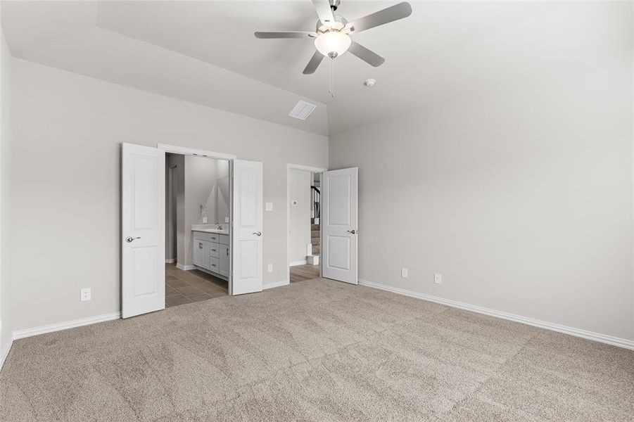 Spacious, unfurnished interior of a new home in Stratton Place, Greenville (Image 20).