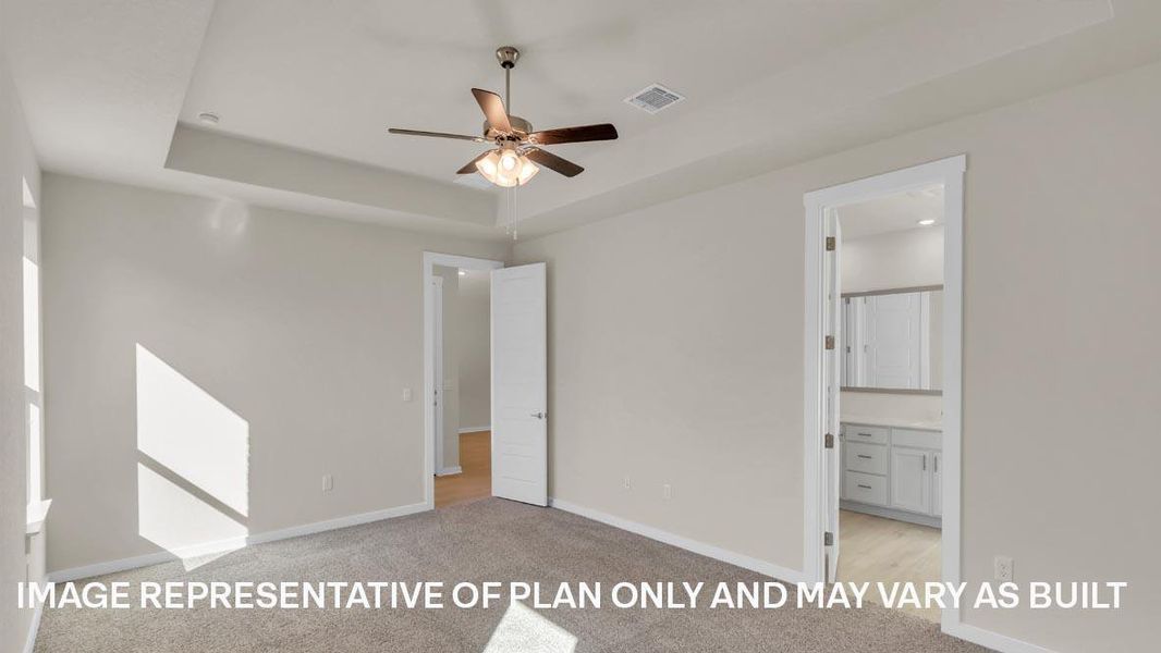 Spacious, unfurnished interior of a new home in Rosenbusch Ranch, Leander (Image 15).