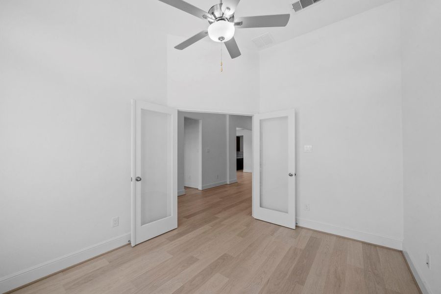 Spacious, unfurnished interior of a new home in Bridgeland, Cypress (Image 26).