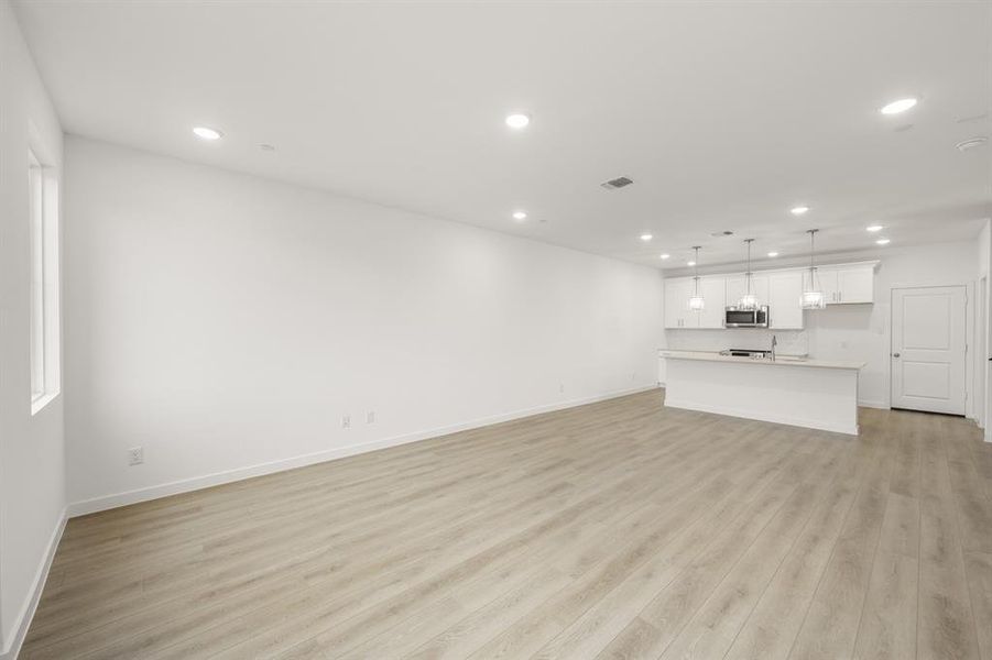 7621 Dakota- Living Room-7398