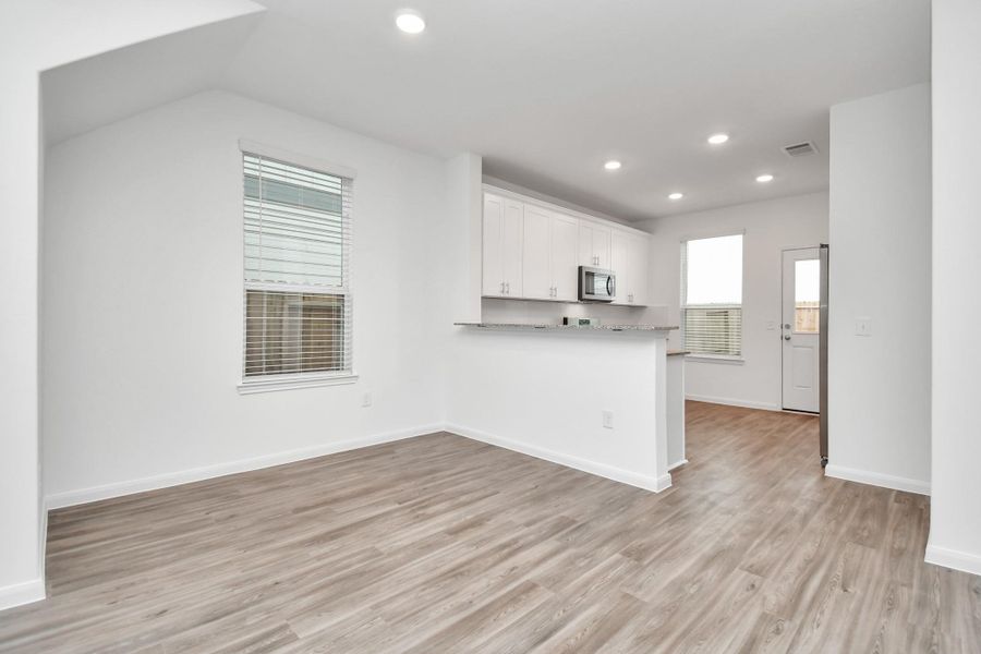Spacious, unfurnished interior of a new home in Decker Farms, Magnolia (Image 33).