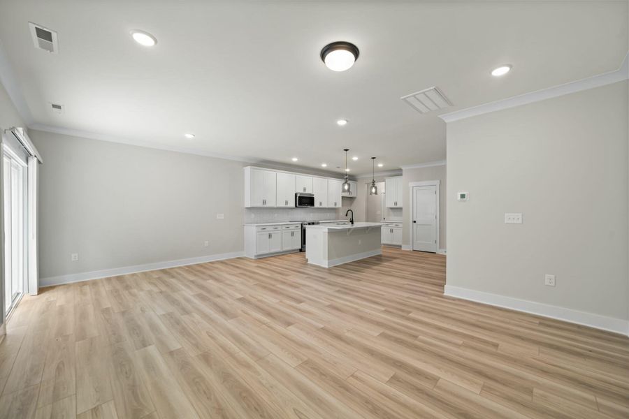 Spacious, unfurnished interior of a new home in Harbor Crossing, Greensboro (Image 18).