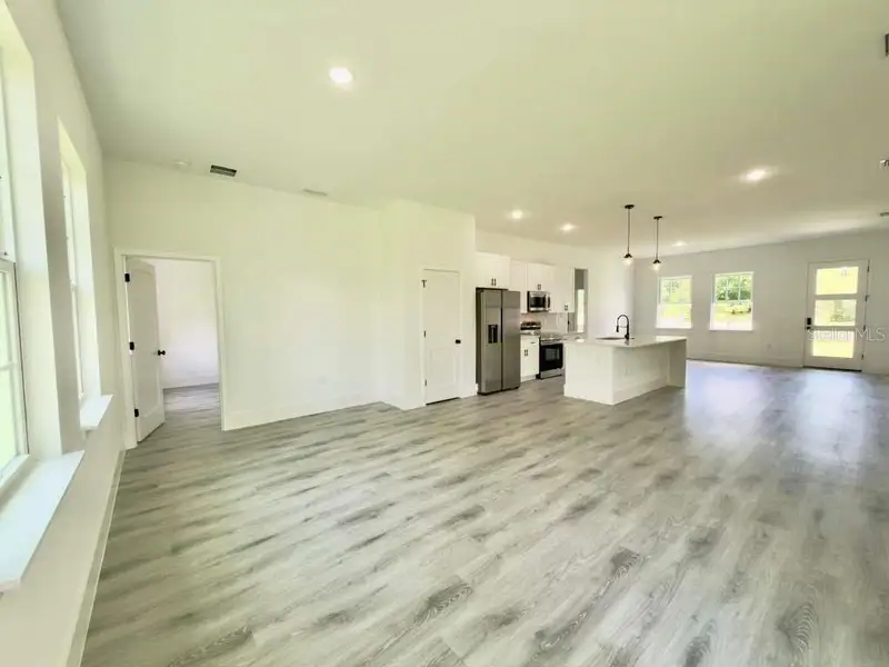 Spacious, unfurnished interior of a new home in , Ocala (Image 51).