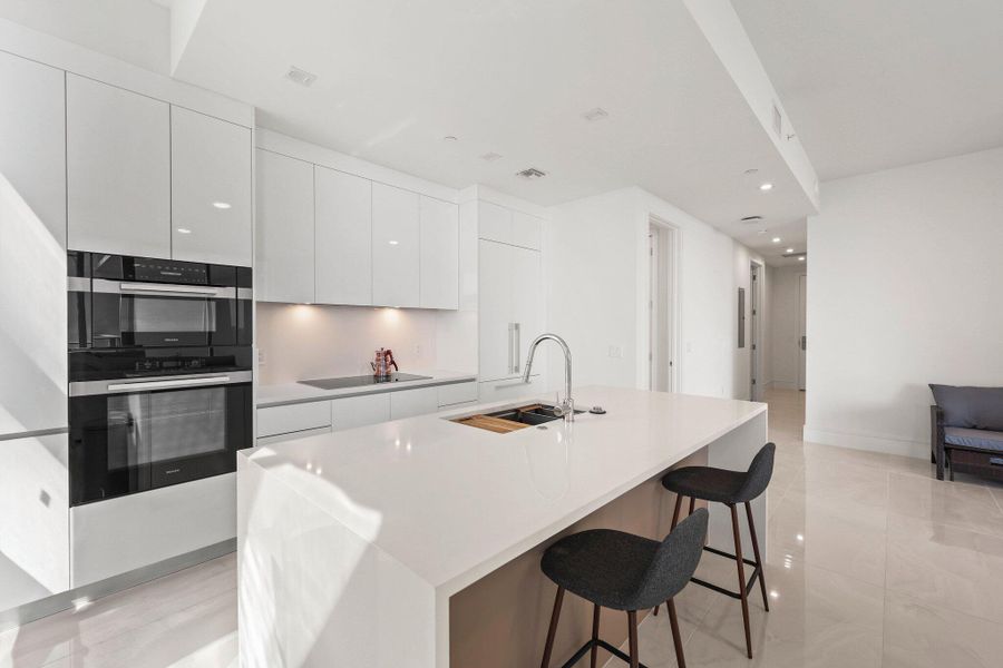 220 Lake Shore Drive - 36.jpg-SMALL 220 Lake Shore Drive - 36.jpg-SMALL