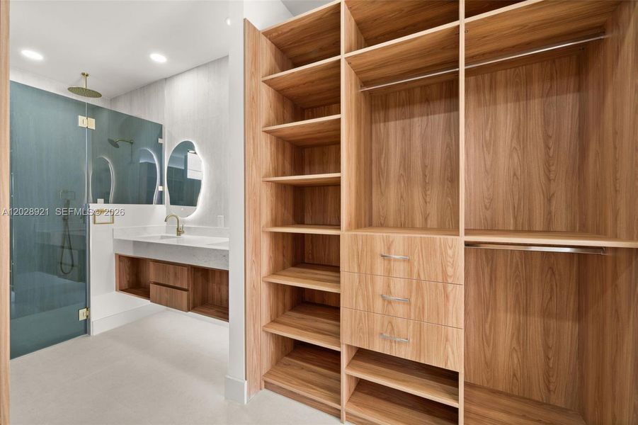 Furnished interior view inside a new home in , Cape Coral (Image 5).