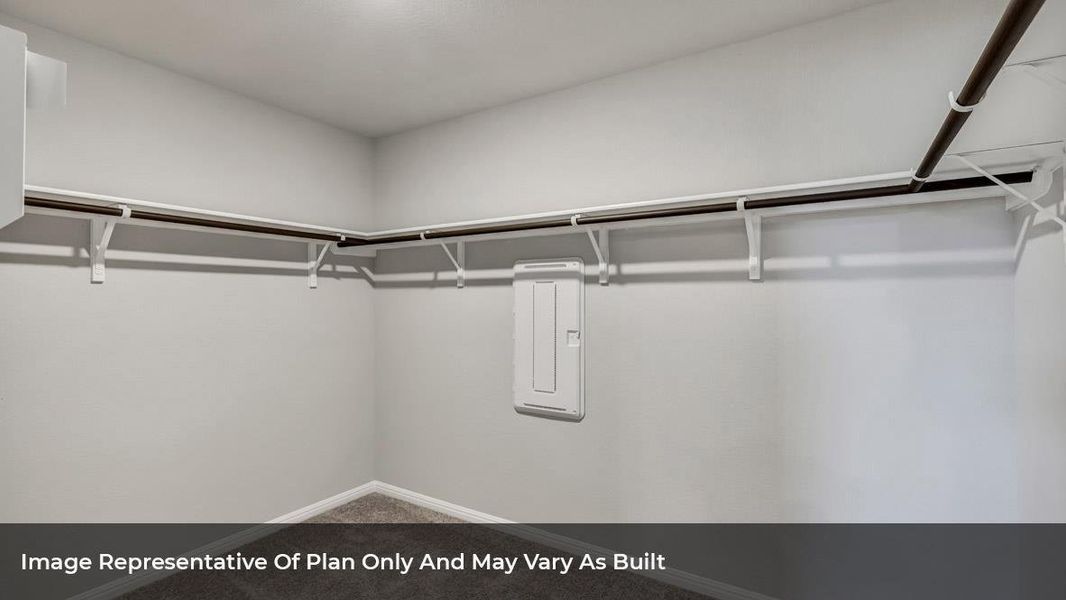 Spacious, unfurnished interior of a new home in Rosenbusch Ranch, Leander (Image 13).