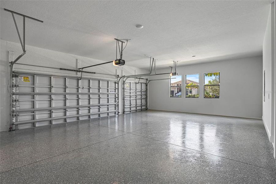 Spacious, unfurnished interior of a new home in Cresswind Lakewood Ranch, Lakewood Ranch (Image 17).