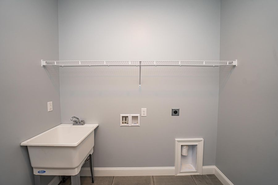 Representative unfurnished interior of a home built from the Roosevelt Elite by Enchanted Homes in Pointe Summit, Slater-Marietta (Image 34).