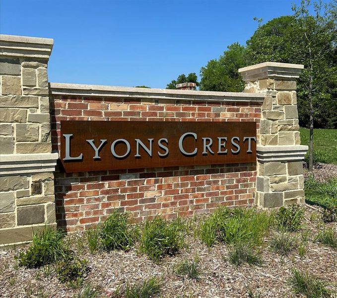 Lyons Crest Estates Entrance