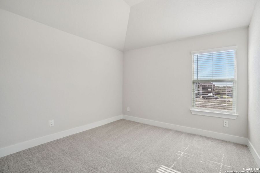 Spacious, unfurnished interior of a new home in Carmel Ranch, Schertz (Image 26).
