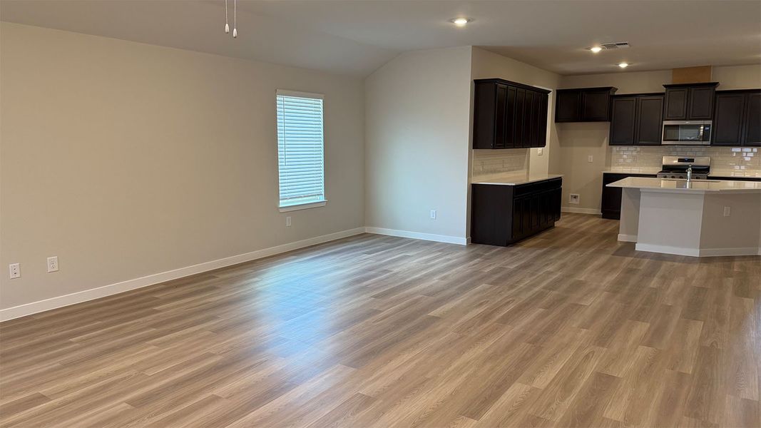 Spacious, unfurnished interior of a new home in London Towne, Corpus Christi (Image 8). Spacious, unfurnished interior of a new home in London Towne, Corpus Christi (Image 8).