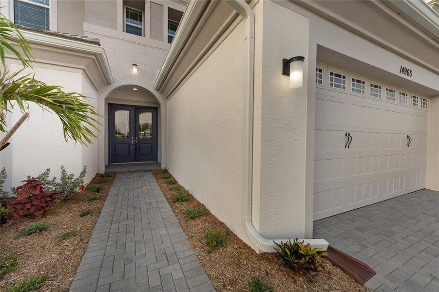 Exterior details and patio area of a home in , Loxahatchee (Image 2).