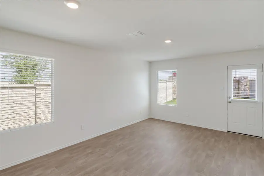 Spacious, unfurnished interior of a new home in Prairie Lakes, Buda (Image 13). Spacious, unfurnished interior of a new home in Prairie Lakes, Buda (Image 13).