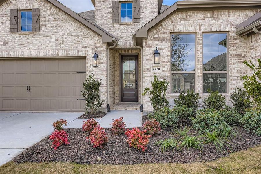 Exterior details and patio area of a home in , Midlothian (Image 3).