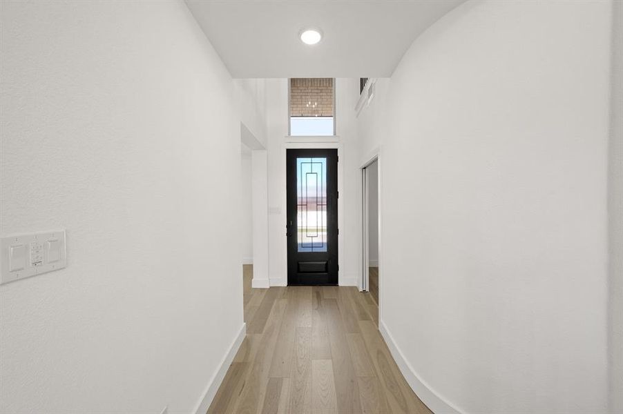 Spacious, unfurnished interior of a new home in Shady Valley Estates, Midlothian (Image 17).