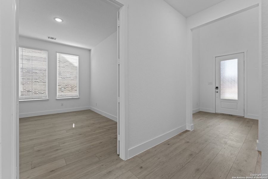 Spacious, unfurnished interior of a new home in , New Braunfels (Image 7).