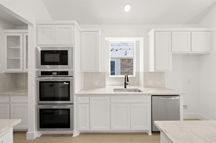 3738 Milwaulkee- Kitchen-5