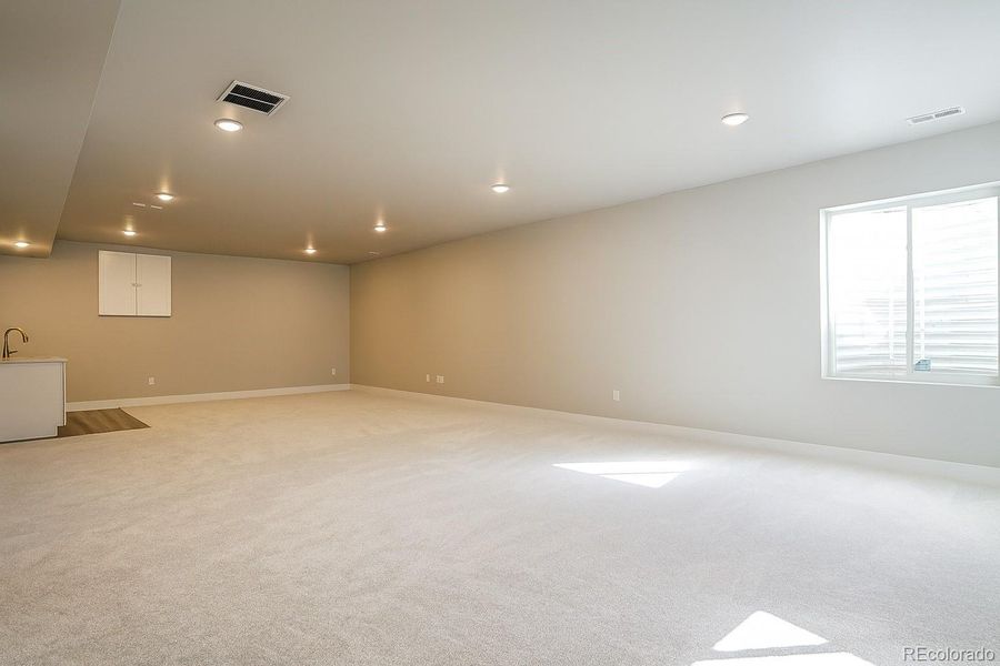 Spacious, unfurnished interior of a new home in , Pueblo (Image 40).