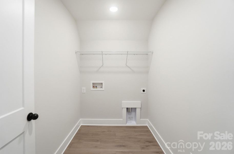 Spacious, unfurnished interior of a new home in Blythe Mill Townhomes, Waxhaw (Image 41).
