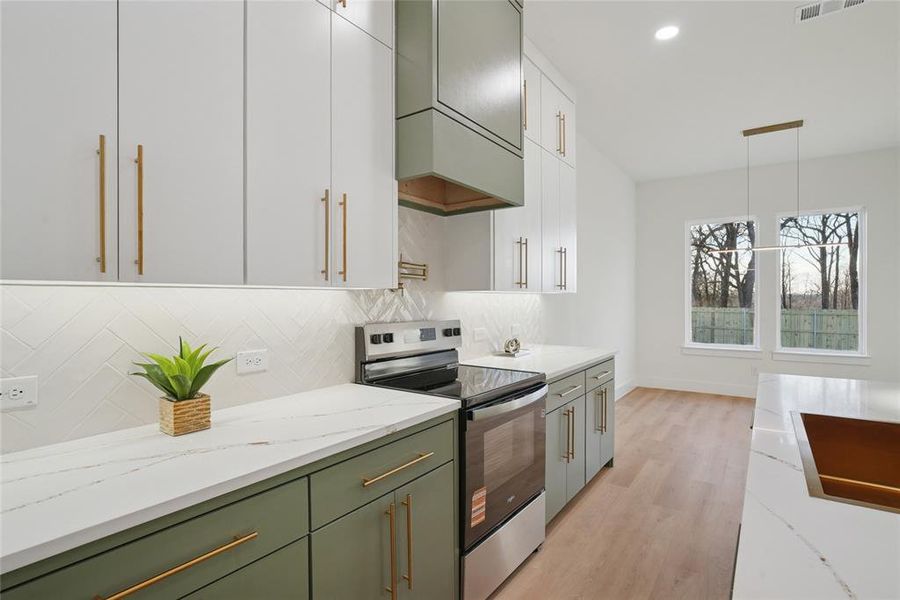 Furnished interior view inside a new home in , Dallas (Image 7).