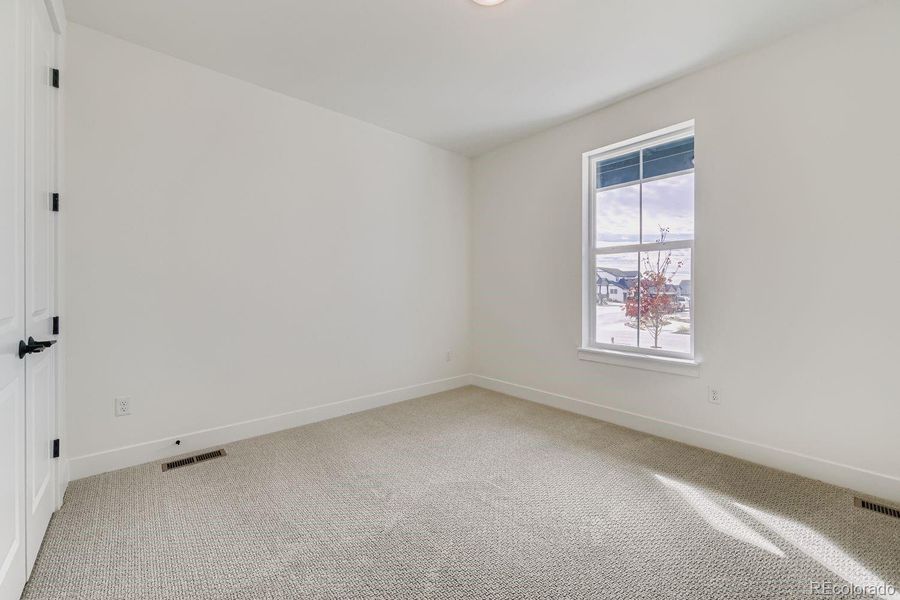 Spacious, unfurnished interior of a new home in Timber Ridge, Colorado Springs (Image 12).