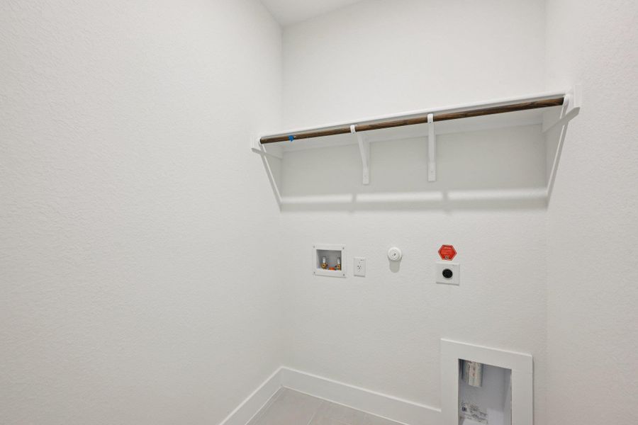 Spacious, unfurnished interior of a new home in Persimmon, Buda (Image 21). Spacious, unfurnished interior of a new home in Persimmon, Buda (Image 21).