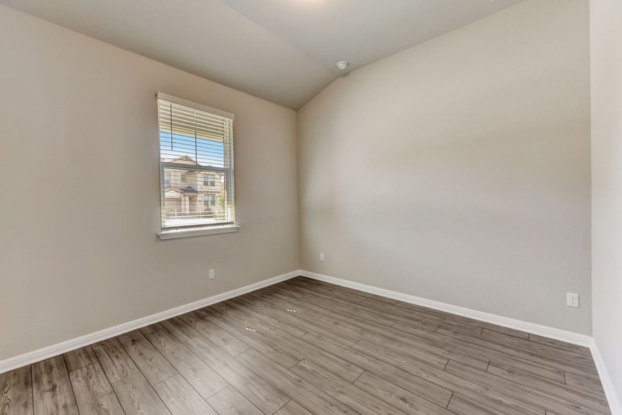 Spacious, unfurnished interior of a new home in Big Sky Ranch - Executive Collection, Dripping Springs (Image 10).