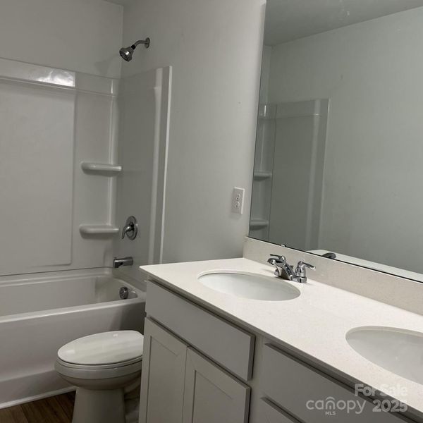 Image 22 of a home in .